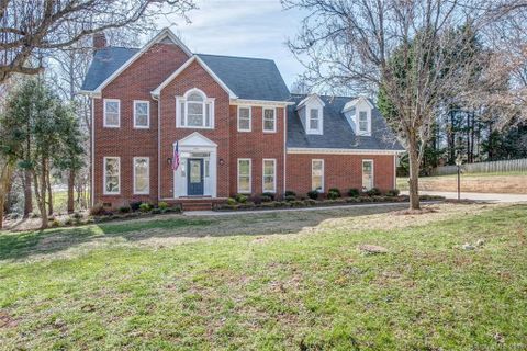 1507 Village Court sold home in Colony Woods, Gastonia, NC