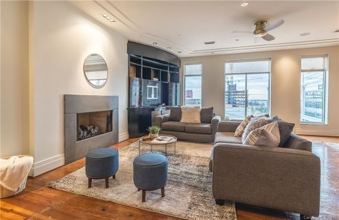 435 S Tryon Street 701