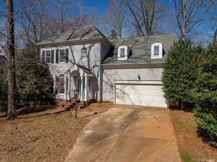 8100 Waxhaw Oaks Court