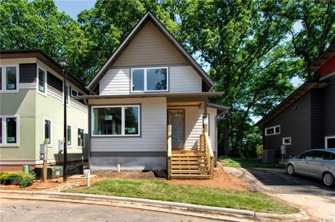 11 Mauricet Lane