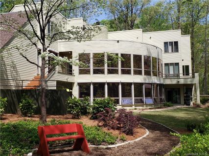 2144 Hayes Drive