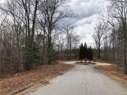 5 Twin Maple Way