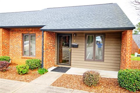 303 Pinkney Street sold home in Village Square, Shelby, NC