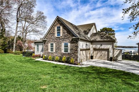 8106 Mountain Shore Drive sold home in Mountain Creek Shores, Sherrills Ford, NC