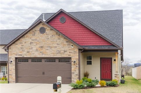 28 South River Road