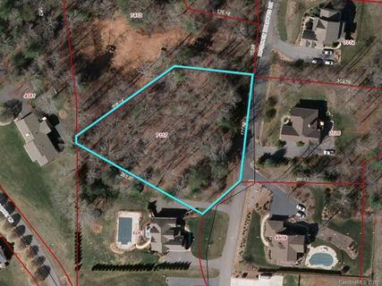 41 Mountain Shadows Drive sold home in Mountain Shadows, Leicester, NC