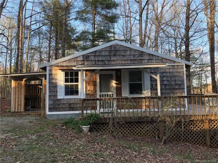 77 Pine Road