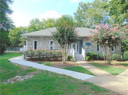1906 Wellington Hills Circle U1906