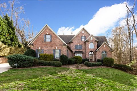 Previously sold for $712,000