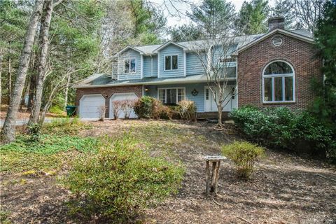 18 Tree Top Drive