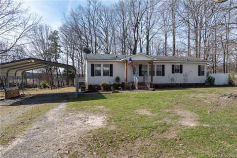 115 Red Fox Court sold home in Fox Trail, Mount Holly, NC