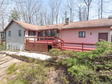 9 Remembrance Ridge sold home in Butt Mountain Estates, Flat Rock, NC