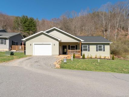 104 Pasco Loop sold home in Fox Run Meadows, Waynesville, NC