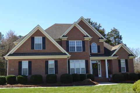 2216 Fox Crossing Court