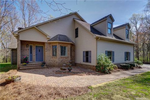 125 Dove Lane