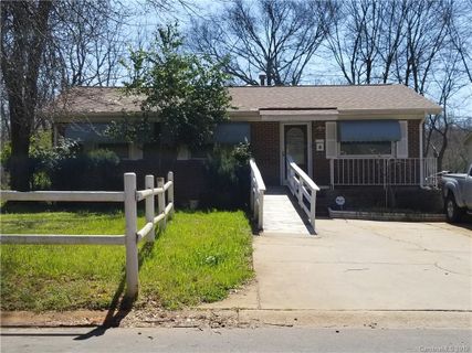 2205 Longleaf Drive