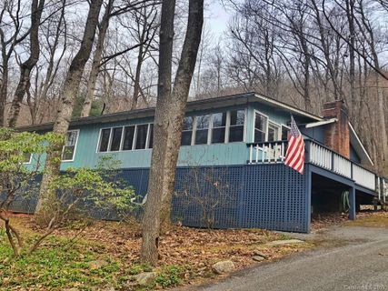 1453 Tanglewood Lane