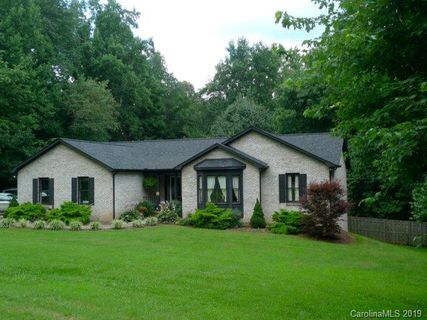 110 Oakwood Dr