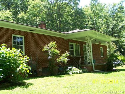 6831 Hwy 221 S