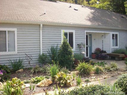 102 Llama Way sold home in Llama Vista, Black Mountain, NC