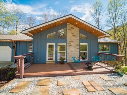 11 Indian Falls Road sold home in Indian Falls Estates, Asheville, NC