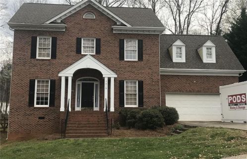 7819 Red Oaks Trail