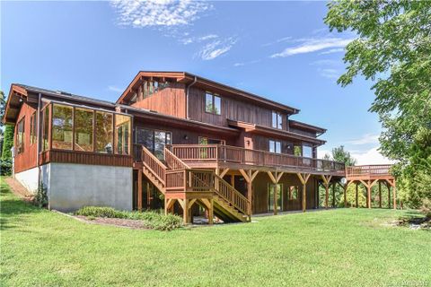 24 Ashmeade Cove Road sold home in Smith Knolls, Fairview, NC