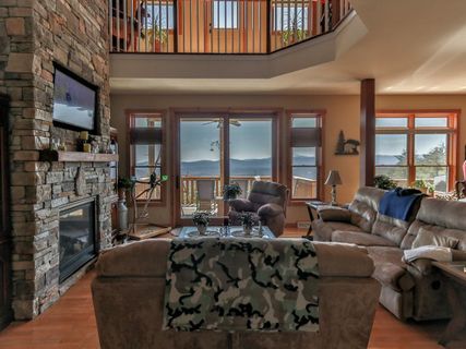 3860 Skyline Drive