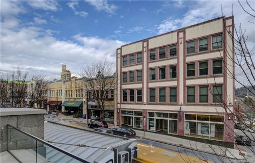 52 Biltmore Avenue 203 sold home in Oxford Place, Asheville, NC