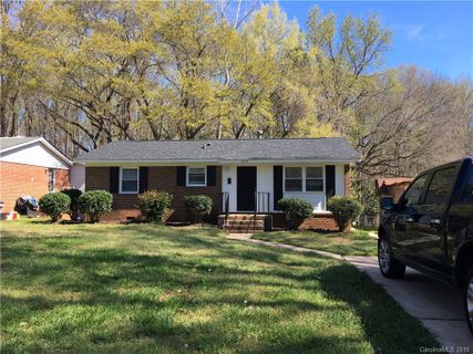 2025 Longleaf Drive
