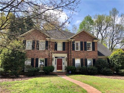 8000 Sunnyvale Lane sold home in Wolfe Ridge, Charlotte, NC
