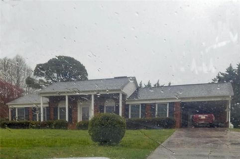3106 Lyndhurst Drive sold home in Beacon Hills, Lenoir, NC