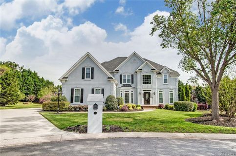 170 Lake Pointe Drive