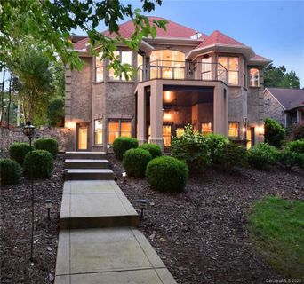 231 Water Oak Way