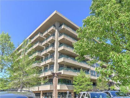 21 Battery Park Avenue 304