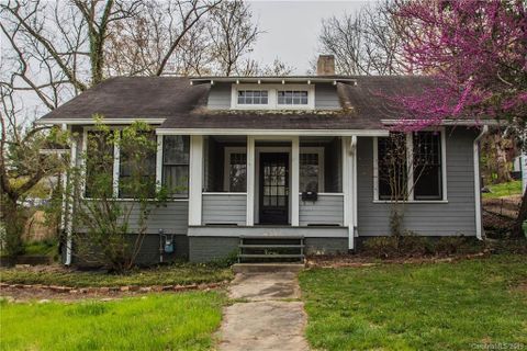 111 Annandale Avenue