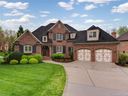 1427 Elmsford Lane sold home in Matthews, SC