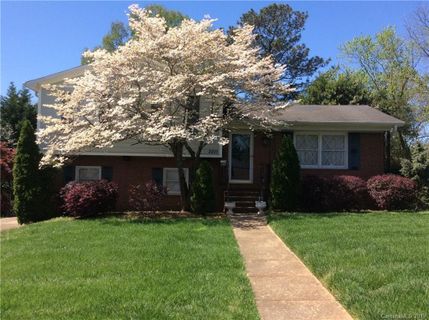 3201 Clearview Drive