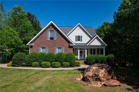 1908 Dawnhurst Lane