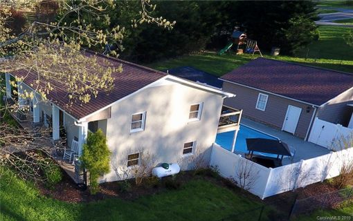 21 Leon Fox Road R-20 sold home in Sherwood Forest, Taylorsville, NC