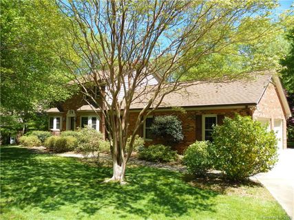 8207 Camelot Drive