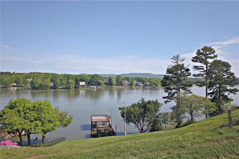 5258 36th Street Drive sold home in Spring Lake, Hickory, NC