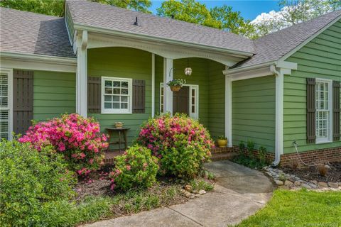 4935 Virginian Lane