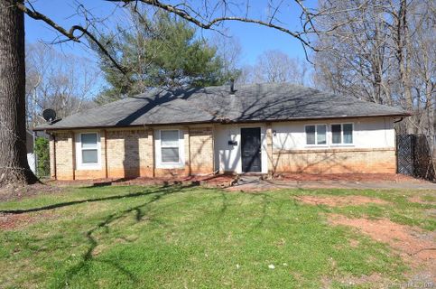 3300 Cedarhurst Drive