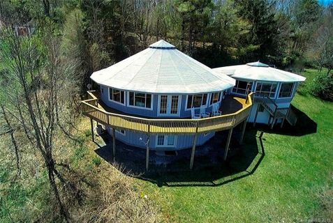 1006 Flat Top Mountain Road sold home in Flat Top Mountain, Fairview, NC
