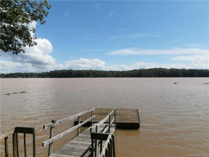 3215 Riverside Drive 102 sold home in High Rock Lake, Lexington, NC