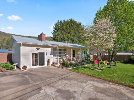 87 Skyview Drive sold home in Norman, Waynesville, NC