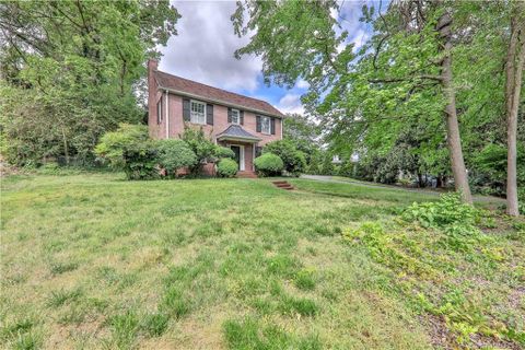 1918 Overhill Road