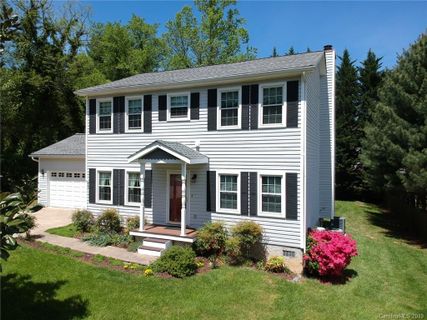 4 Sweetbriar Court sold home in Sweetbriar Grove, Asheville, NC