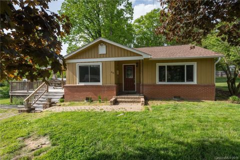 216 Edenburg Street sold home in Bonnie Brae, Hendersonville, NC